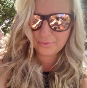 Meet your Posher, Corina